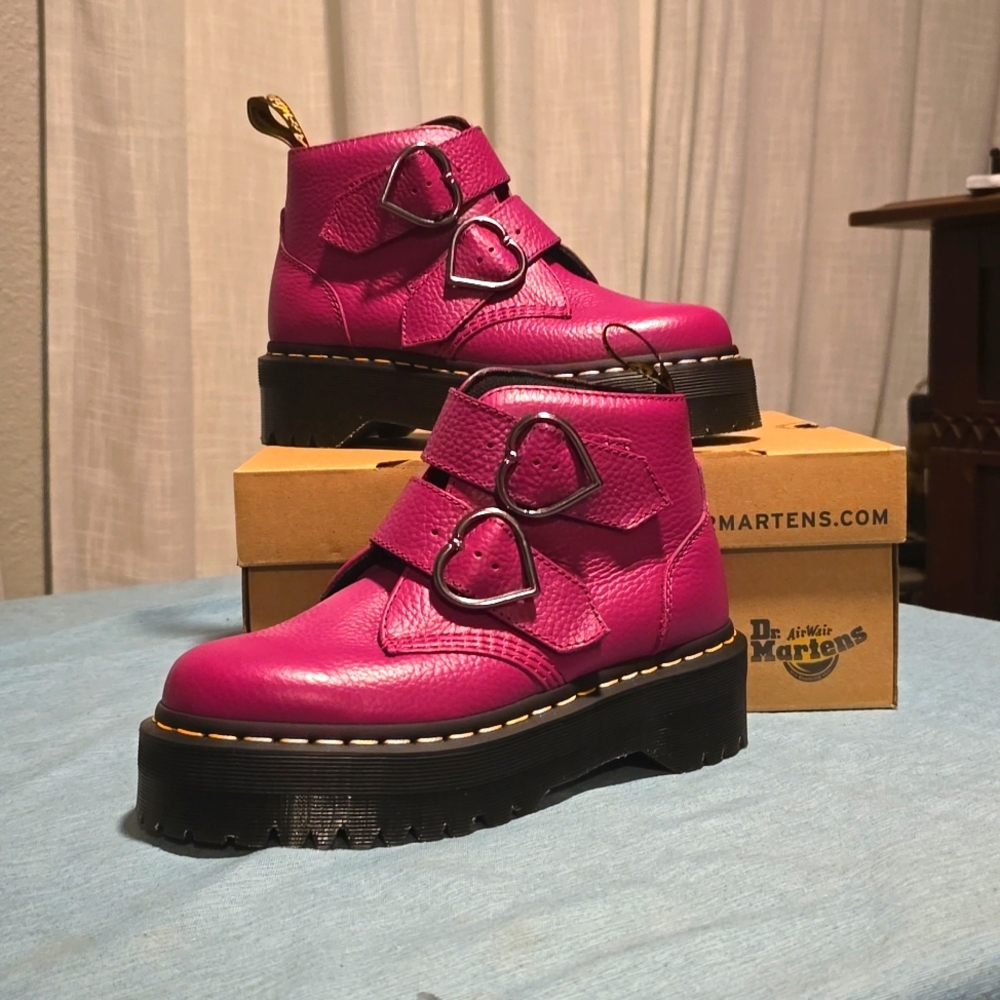 Doc Martens Devon Heart fuchsia